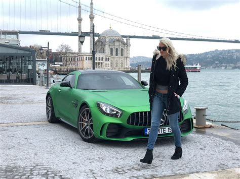 24 Best Pictures Of Supercar Blondie Posing With Sick Cars