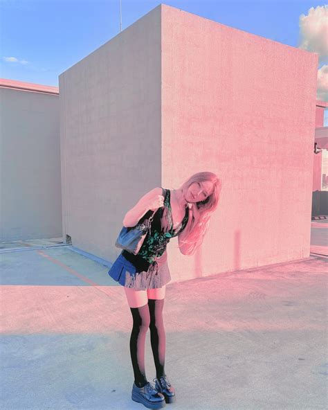 Diddly | Rate my goon cave | Instagram