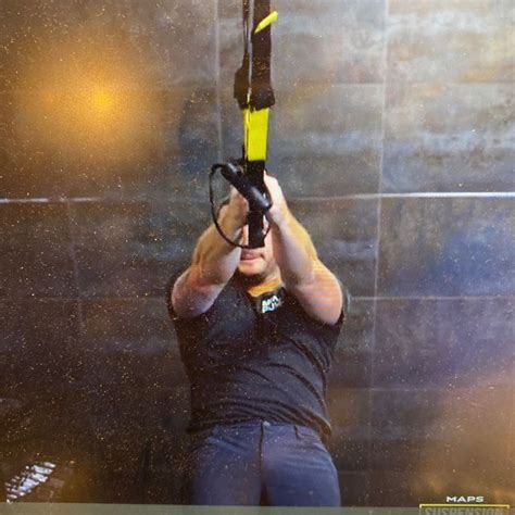 trx trunk twists exercise   workout trainer  skimble