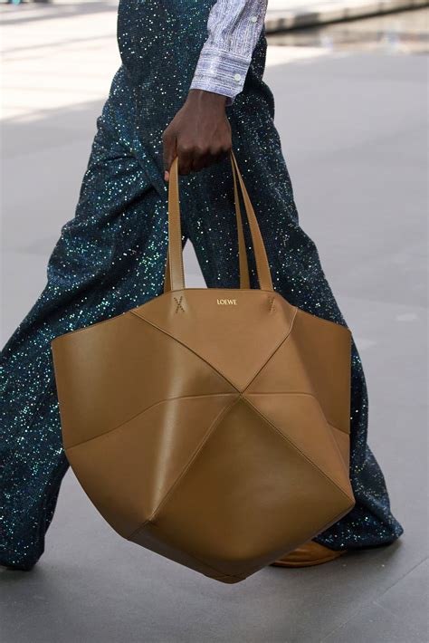 loewe spring  mens fashion show details  impression