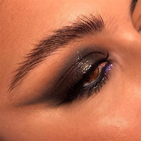 Zina Grekova on Instagram: “мой показательный макияж для @irinakrasenko ...