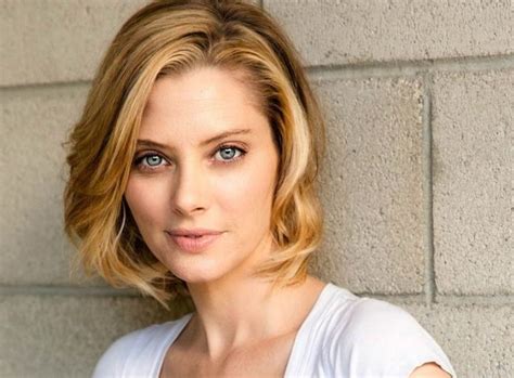 April Bowlby - Bio, Net Worth, Salary Age, Height, Weight, Wiki, Health