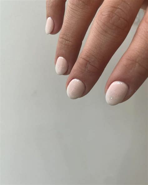 33+ Stylish Beige and White Ombre Nails - Nail Designs Daily