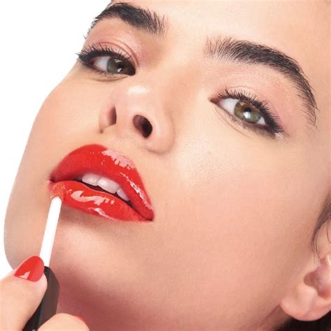 ГЛЯНЦЕВЫЙ БЛЕСК ДЛЯ ГУБ AVON - СВЕРХСИЯЮЩИЕ ПИГМЕНТЫ ДЛЯ МОДНЫХ ...