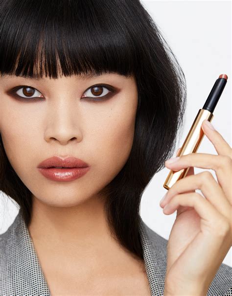Volumizing Glossy Stick – Hourglass Cosmetics
