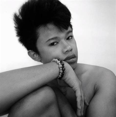 Jim Carlo Jefe | Philippines | The Fashion Hero
