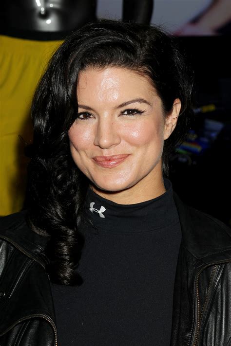 Gina Carano Sous Armure