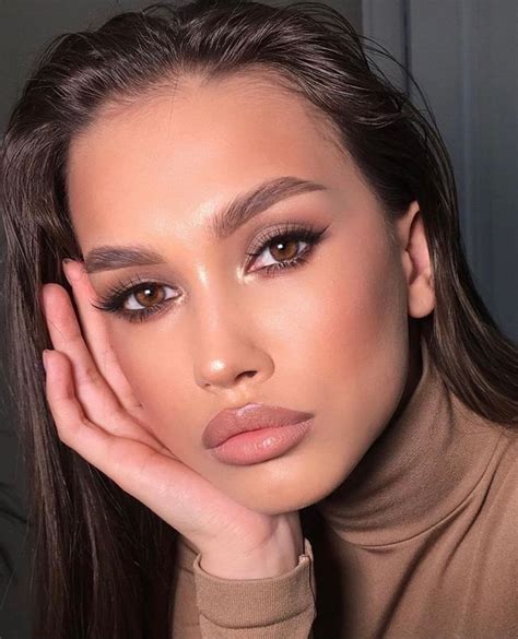 Pin di 𝚙𝚛𝚘𝚜𝚝𝚘𝚗𝚒𝚔𝚊 su makeup | Trucco per gli occhi marroni, Trucco per ...