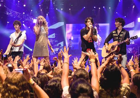 Jonas Brothers - JonasBrothers 3D Concert Experience Photo (14226143) - Fanpop