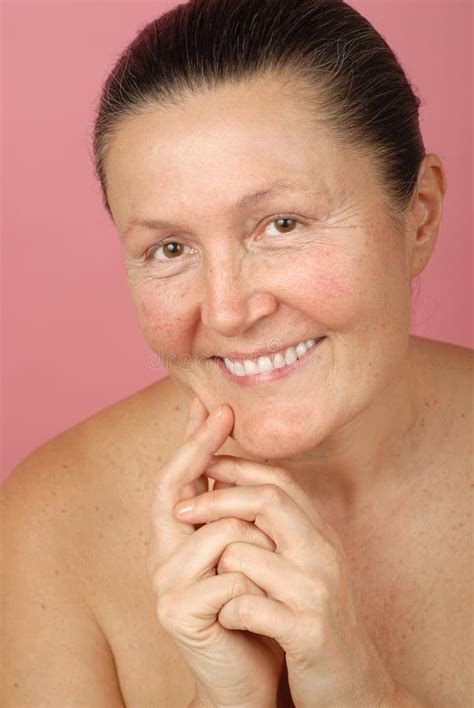Naakt lachend stock foto. Afbeelding van licht, naughty - 4012410