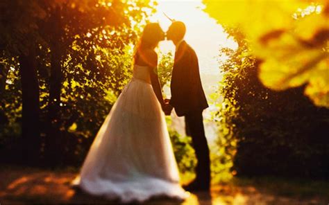 Why We Lean to the Right When We Kiss, According to Science | Reader's ...