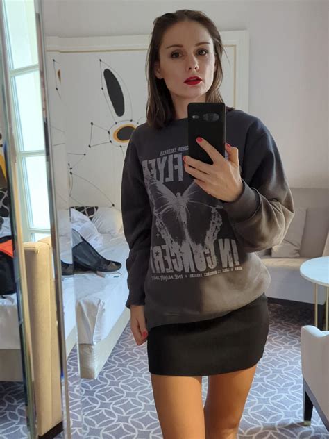 Being a hotel girl : rSexyButClothed