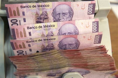 Mexico's Peso Snubs Trump Talk in Return to Pre-Election Levels - Bloomberg