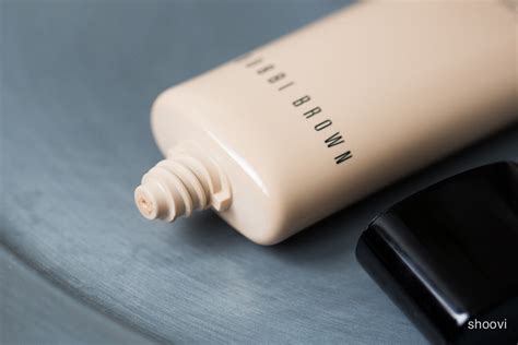 Увлажняющий крем для лица с оттеночным эффектом Bobbi Brown Nude Finish ...