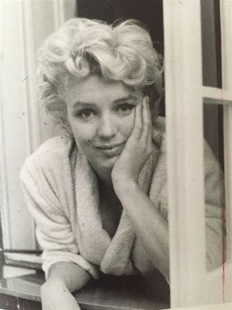 Pin di Sishi Unterberg Choi su Marilyn Monroe | Marylin monroe