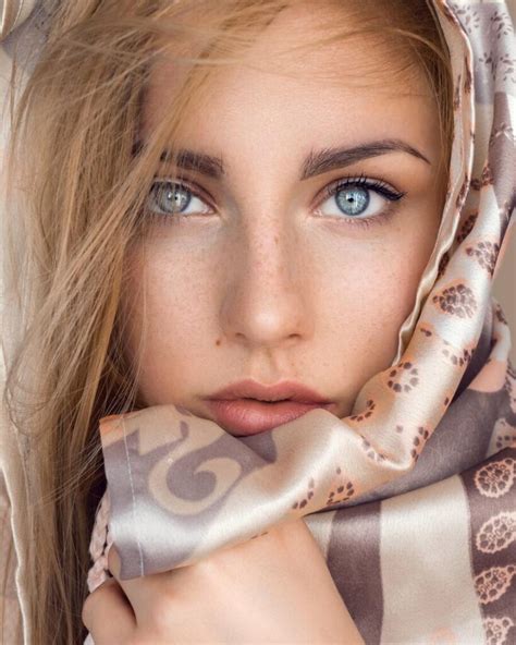 Mole on the Eyelid and Eye Spiritual Meaning: 9 Superstitions