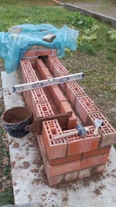 Шикарная комбинированная коптильня из кирпича для дачи