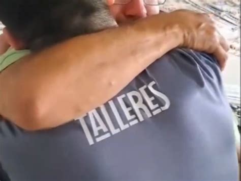 El emotivo video del reencuentro entre padre e hijo en la cancha de
