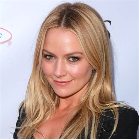 Becki Newton - Agent, Manager, Publicist Contact Info