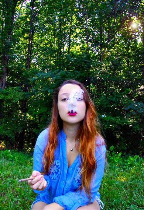 @cutegirlssmoking on Tumblr