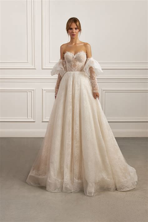 Model EVERLY - Vero Bloom