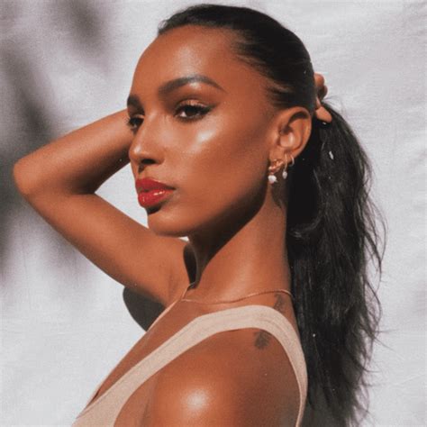 Experts are debating the best styles for medium hair length for women 21