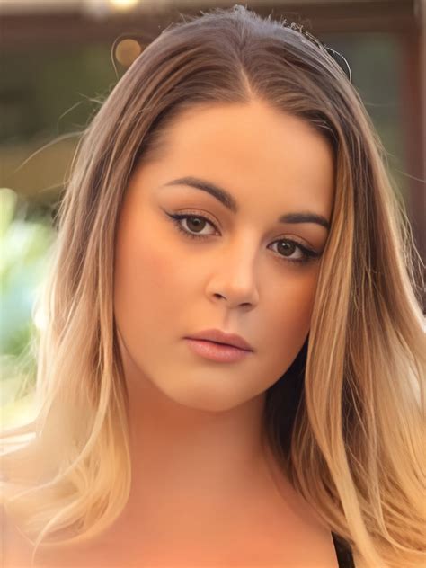 Holly Garner (Model) Wiki, Age, Height, Bio, Weight, Photos, Career and