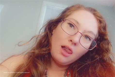 can we please - Mylie Moore Official Photos | www.Loyalfans.com