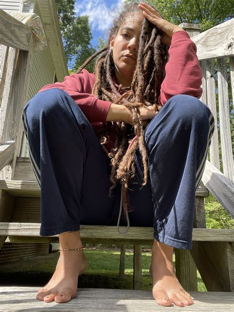 Fiesty Feminista's feet