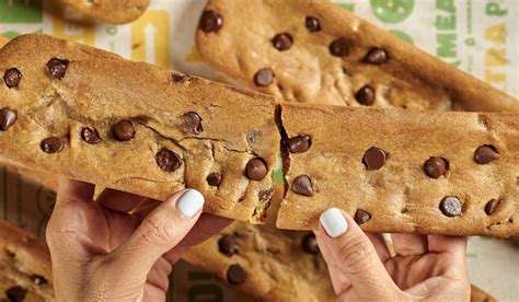 Subway Announces Return of Footlong Cookie - QSR Magazine