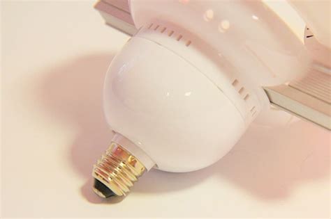 Индукционная лампа (фитолампа) для растений R-40W RED E27, спектр ...