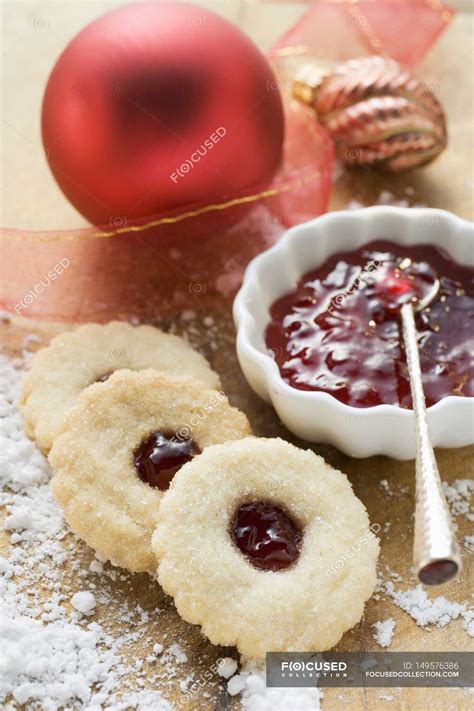 Linzer biscuits with jam — food, taste - Stock Photo | #149576386