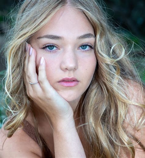 Just waiting…… #waiting #portrait... - Jasmine Hendriks