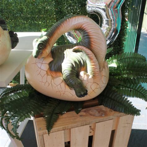 Hatching Brachiosaurus Egg | Glamorous Props