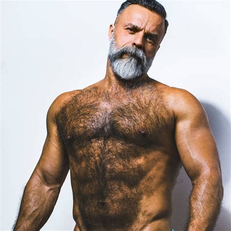 ideas de silver fox barba hombre hombres guapos barbas  cabello