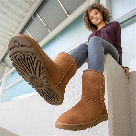 Womens UGG® Classic Short II Boot - Chestnut | Journeys