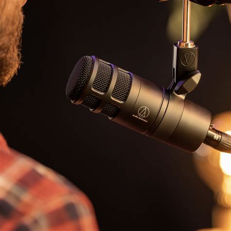 Hypercardioid Dynamic Broadcast Microphone by Audio-Technica - AT2040