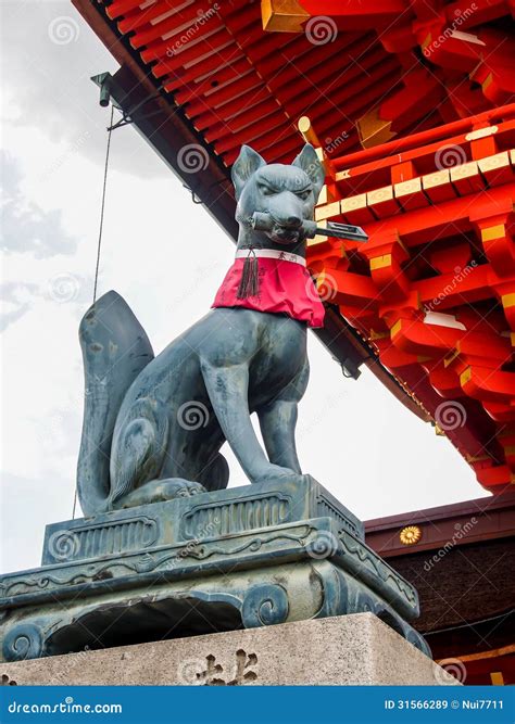 Fox Statue At The Fushimi-Inari Shrine 1 Royalty Free Stock Images