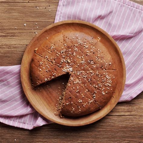 Simple Afghan Sweet Bread (Roht)