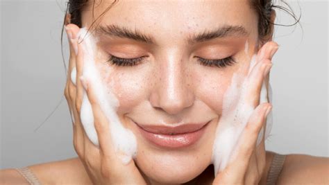 Grainy Skin Texture On Face: Revealing What It Is & What To Do