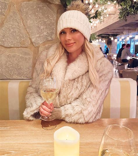 Katie Kearney - ️🐰