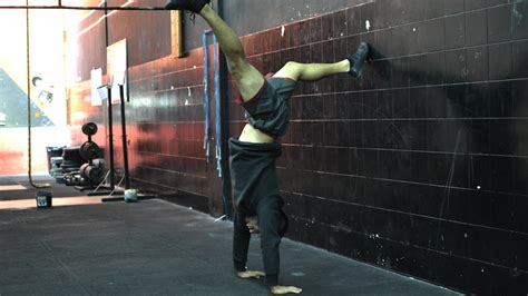 How to Hold a Handstand (with Pictures) - wikiHow