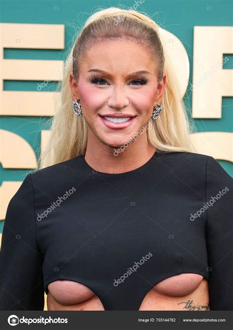 Gigi Gorgeous Arrives 49Th Annual People's Choice Awards 2024 Held