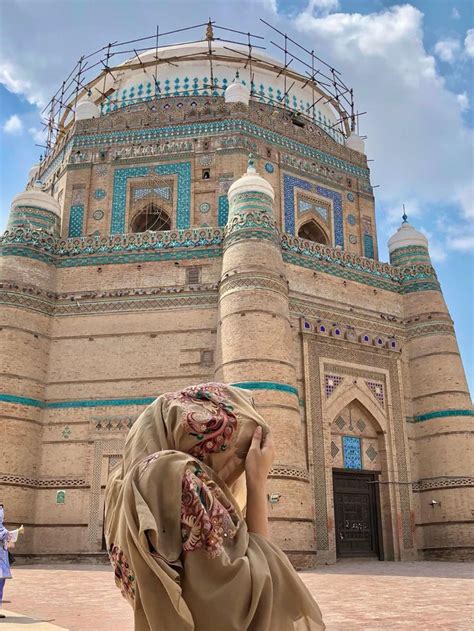 tomb  hazrat shah rukne alam multan