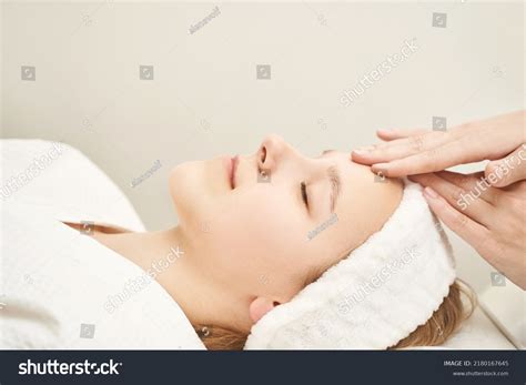 Face Massage Luxury Spa Salon Doctor Stock Photo 2180167645 | Shutterstock
