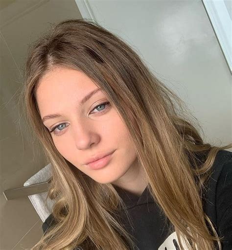 Olivia Jonasz picture