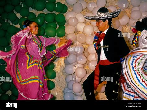 The mexican hat dance hi-res stock photography and images - Alamy