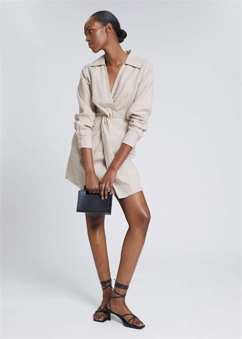 25 Minimalist Clothing Brands for Every Budget - Modern Minimalism