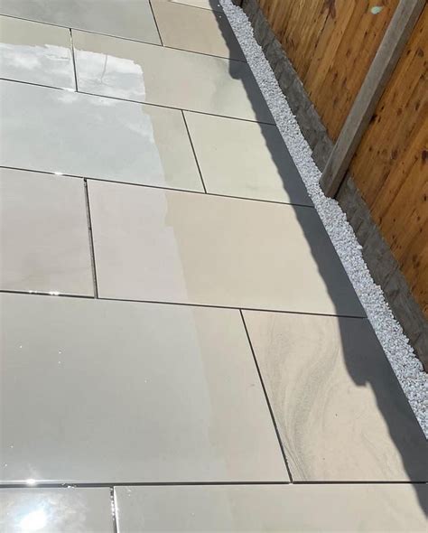 Silver Grey Smooth Sandstone – Greener Landscapes