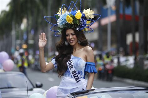 Herlene Budol stuns at Binibining Pilipinas 2022 parade | GMA News Online
